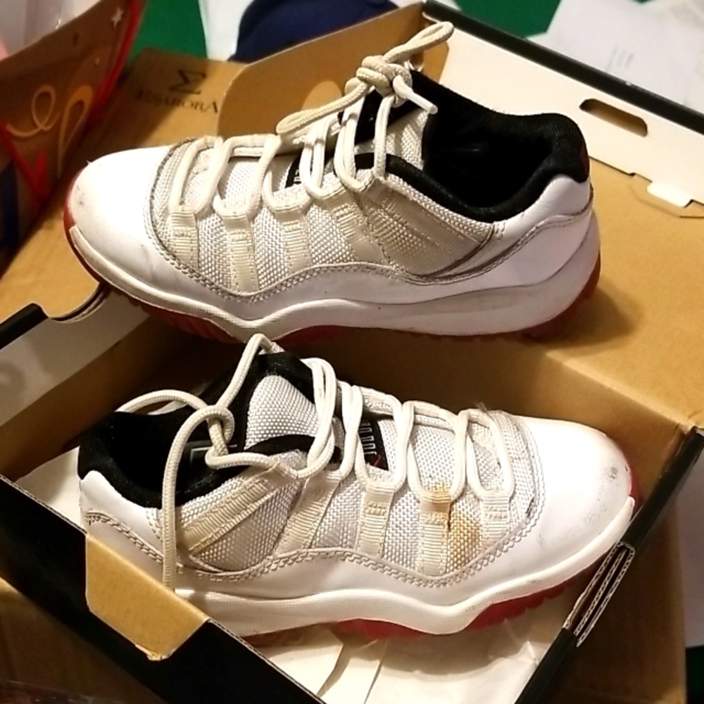 Jordan 11 Retro Low
